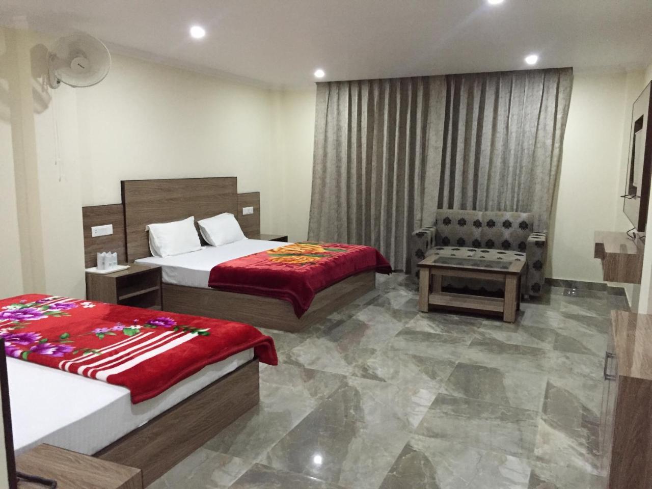 Hotel Hukam'S Holiday Home Касол Екстериор снимка