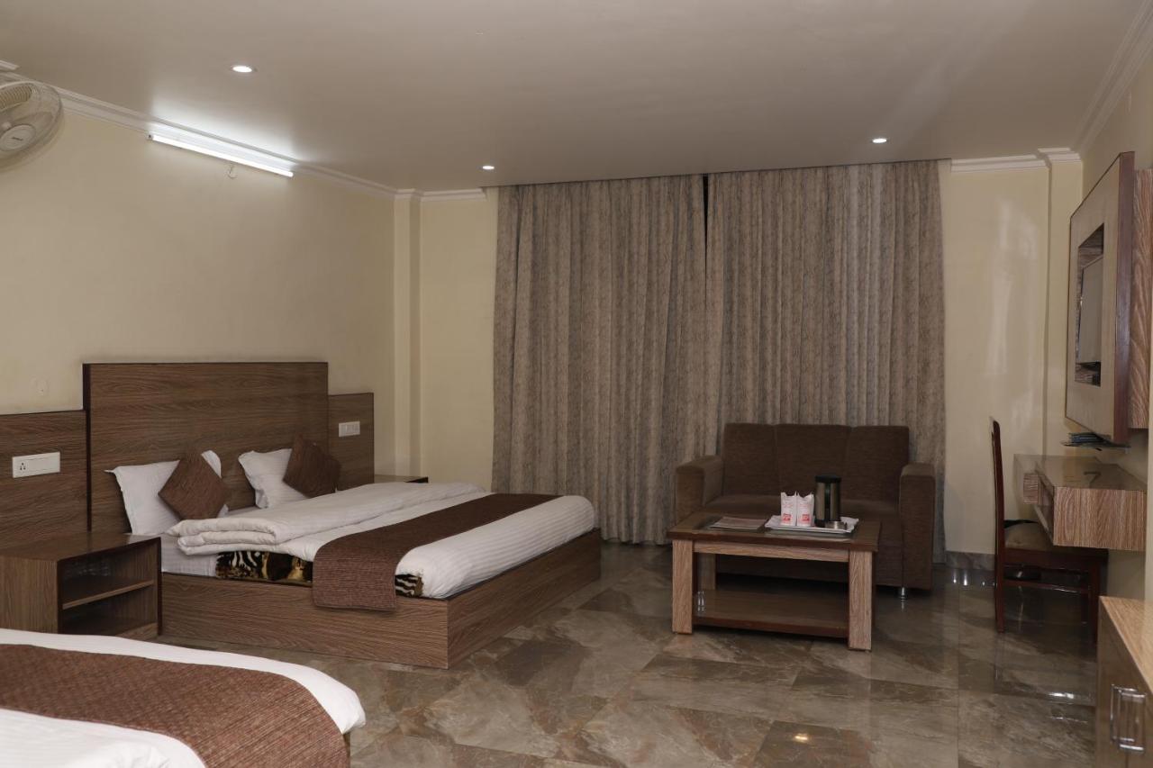 Hotel Hukam'S Holiday Home Касол Екстериор снимка