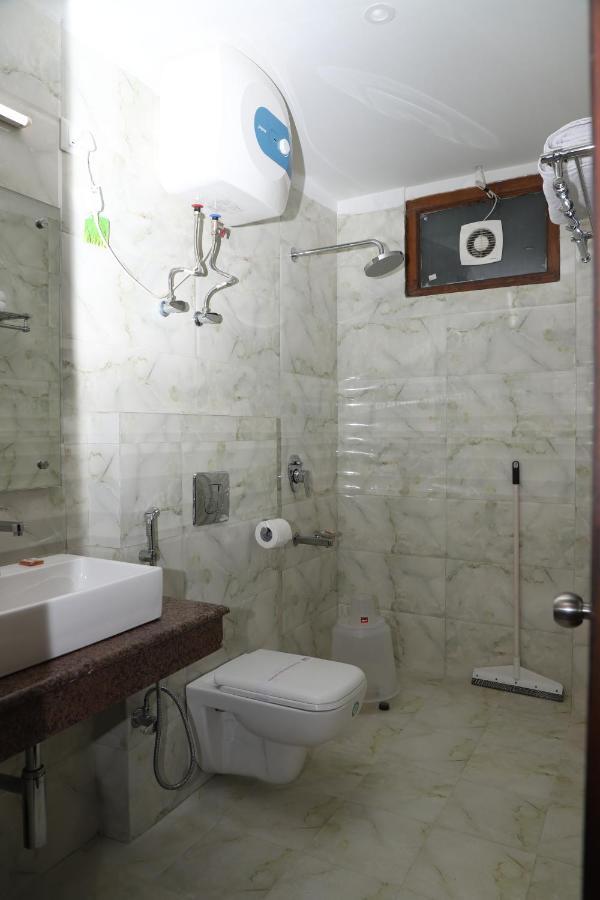 Hotel Hukam'S Holiday Home Касол Екстериор снимка
